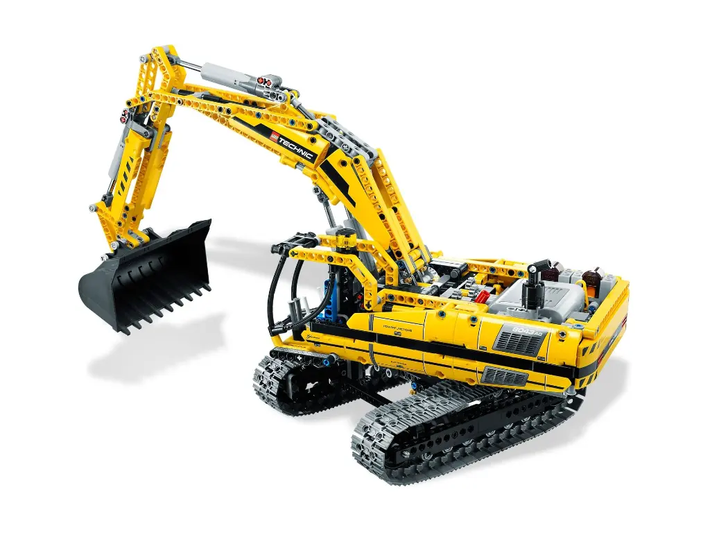 lego-technic-8043-zmotoryzowana-koparka-2.webp